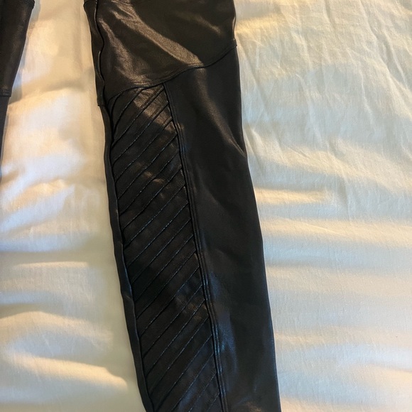 Spanx Faux Leather Moro Leggings. Size M, Regular. Perfect for Fall! - Picture 7 of 7
